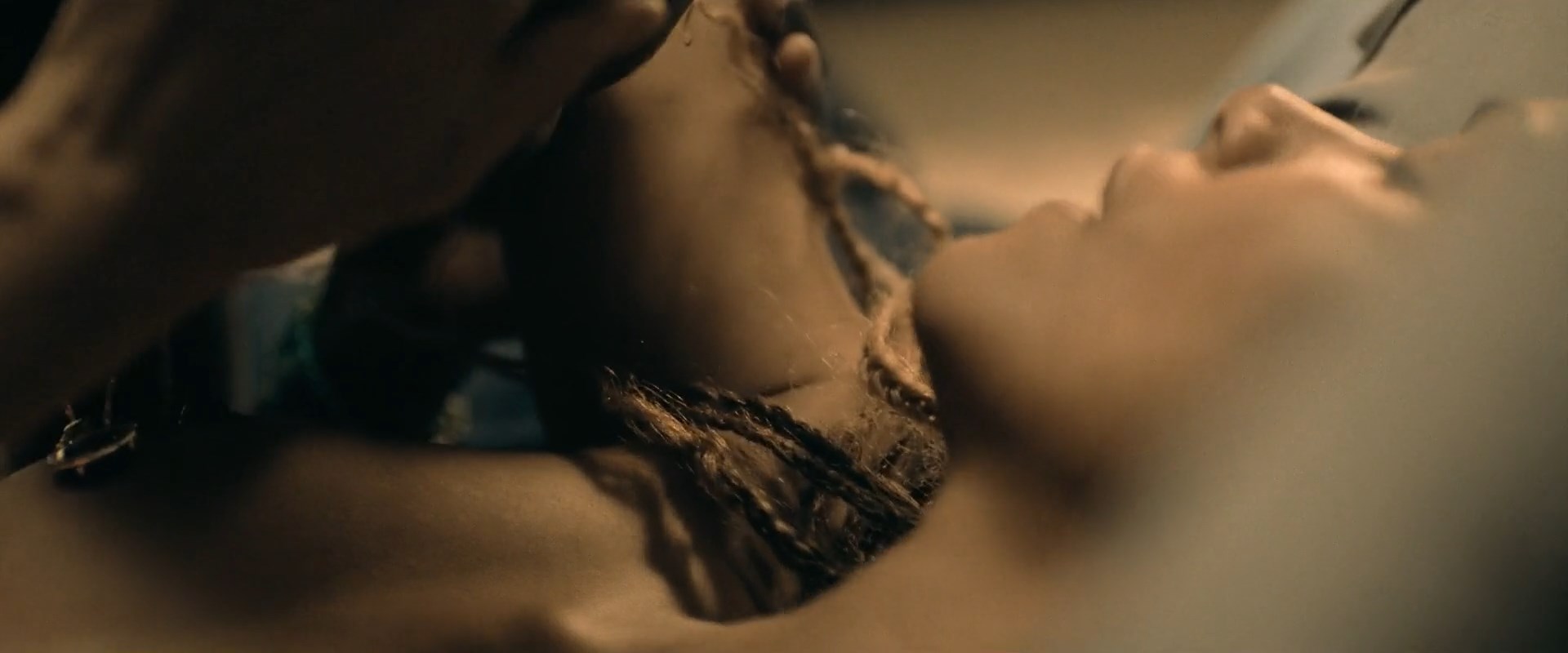 Halle Berry nude, Sheila Atim nude, Valentina Shevchenko sexy – Bruised (2020)