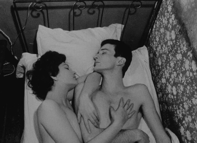 Dorothee Blanck nude – Diary of a Pregnant Woman (L'opera-mouffe) (1958)