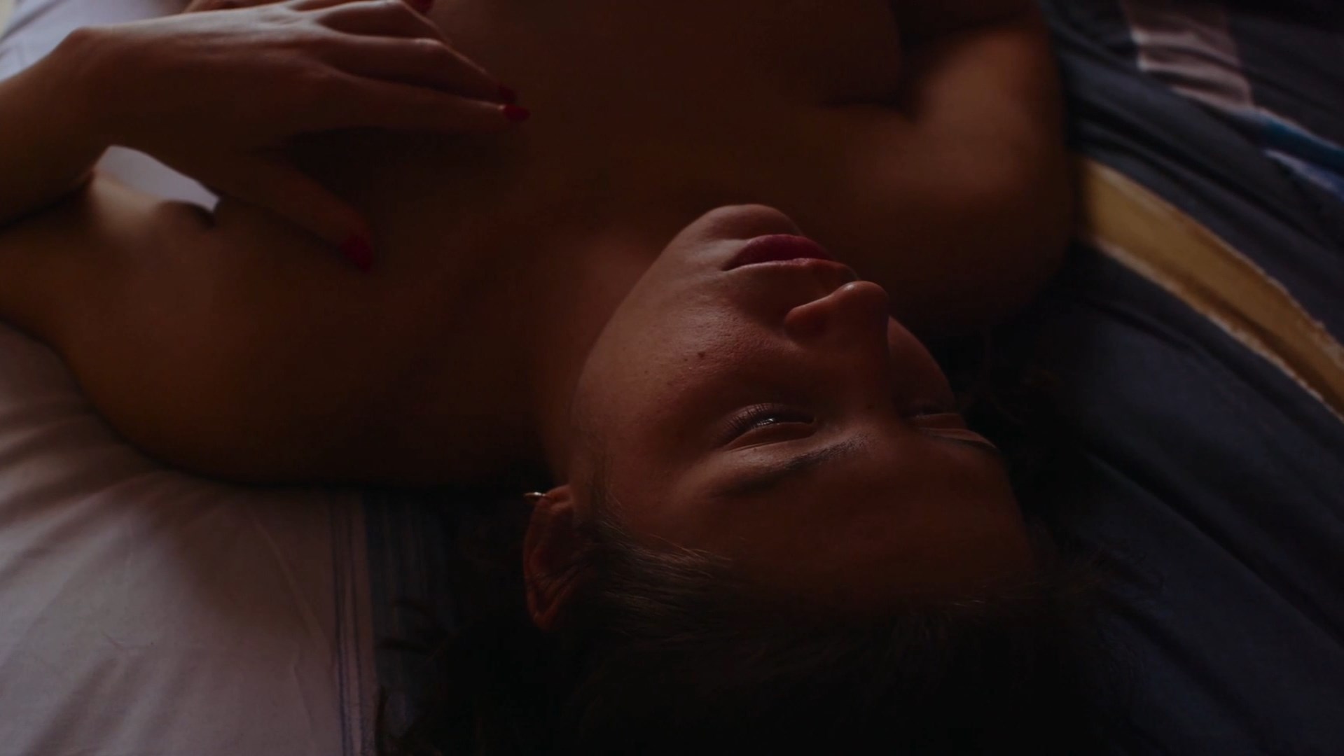Adele Exarchopoulos nude – Rien a foutre (2021)