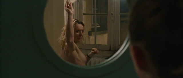 Gaelle Lebert nude, Tiphaine Daviot sexy– HP s02e03 (2021)
