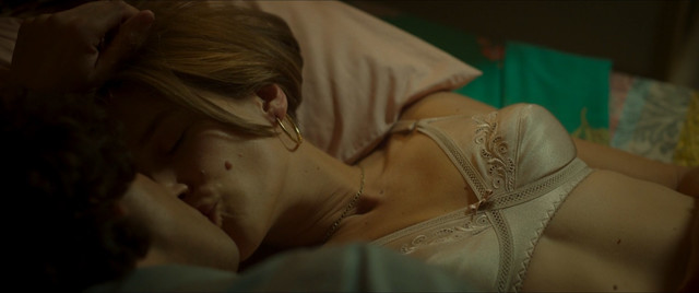 Julieta Cardinali sexy, Tea Falco sexy – Maradona Blessed Dream (Maradona sexy, sueno bendito) s01e08 (2021)
