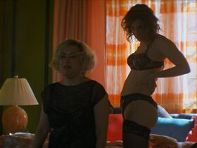 Jennifer Tilly sexy, Fiona Dourif sexy – Chucky s01e05 (2021)