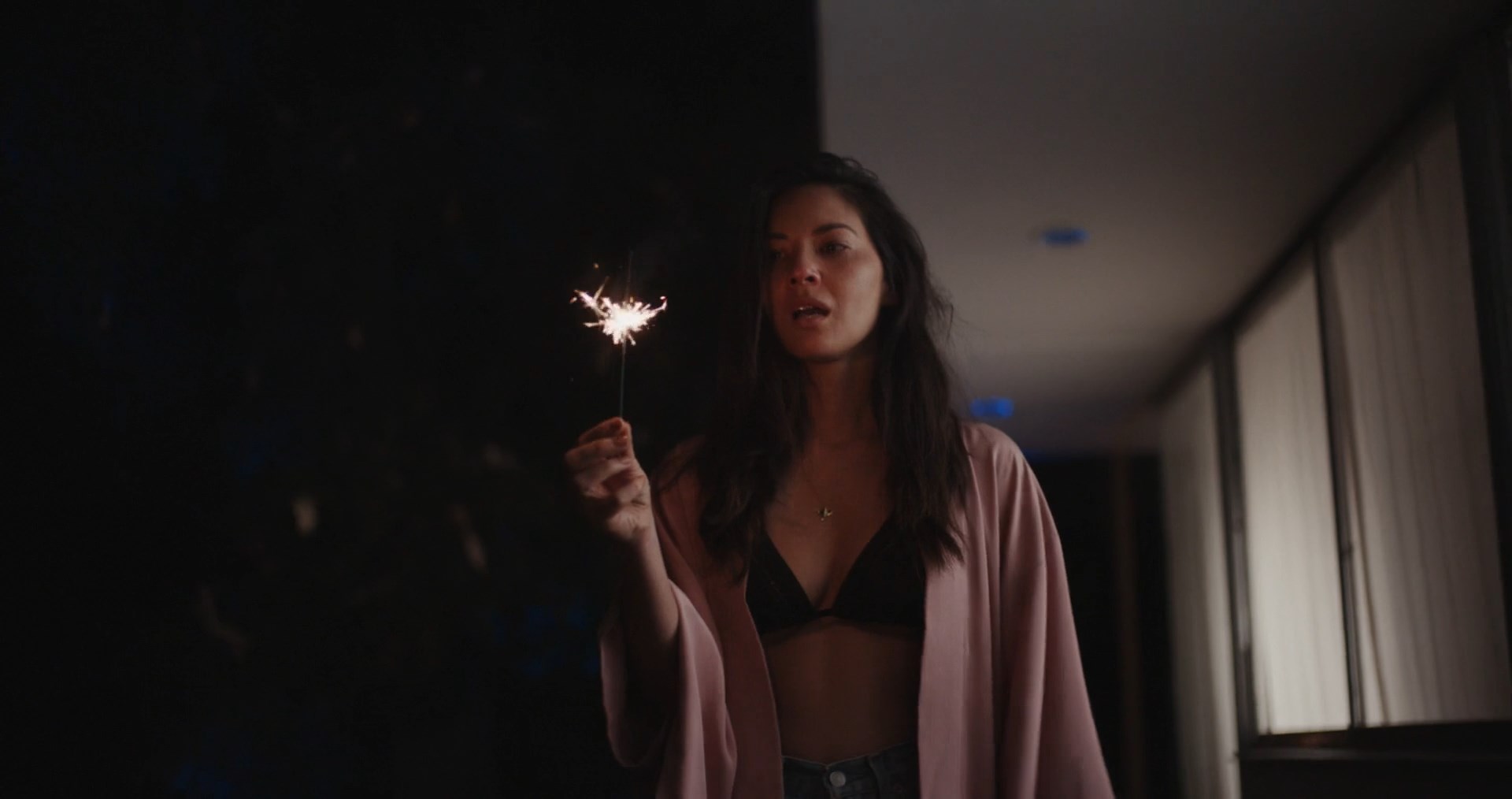 Olivia Munn sexy, Erica Ash sexy – Violet (2021)