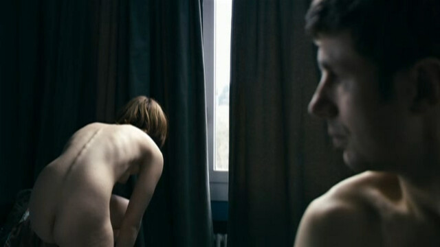 Erika Sainte nude – She Is Not Crying, She Is Singing (Elle ne pleure pas elle chante) (2011)