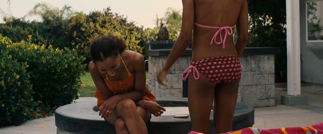 Kerry Washington sexy, Regine Nehy sexy, Wrenna Monet sexy, Tabitha Taylor sexy, Khira Thomas sexy – Lakeview Terrace (2008)