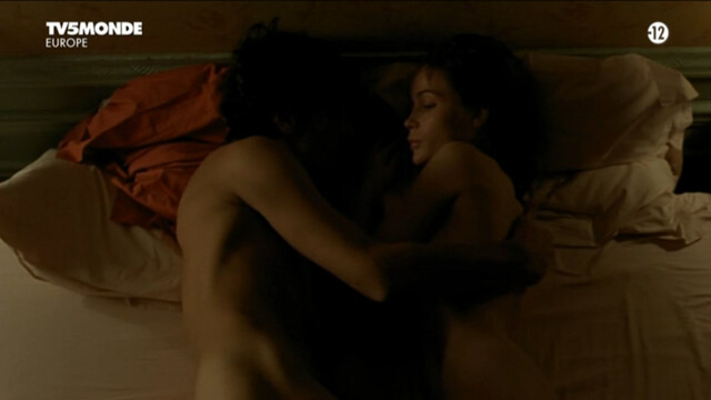 Emmanuelle Beart nude, Pascale Bussieres nude – Replay (La repetition) (2001)
