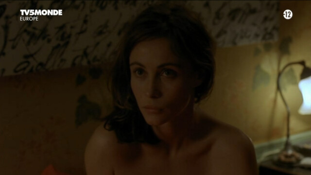 Emmanuelle Beart nude, Pascale Bussieres nude – Replay (La repetition) (2001)