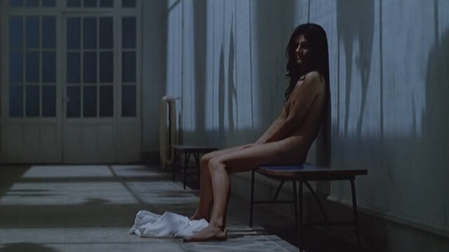 Beatrice Dalle nude, Corinne Touzet nude – La visione del sabba (1988)