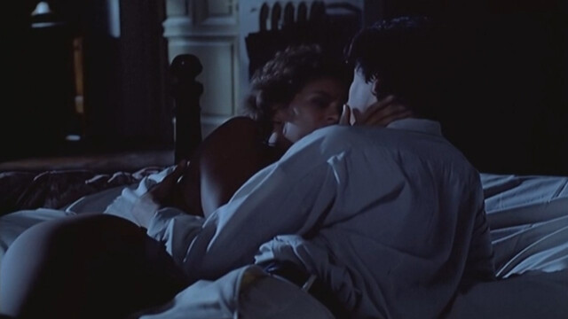 Beatrice Dalle nude, Corinne Touzet nude – La visione del sabba (1988)