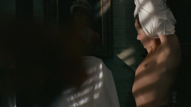 Christiana Borghi nude, Elisabetta Valgiusti nude – Midnight Blue (1979)
