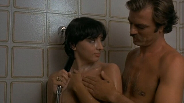 Christiana Borghi nude, Elisabetta Valgiusti nude – Midnight Blue (1979)