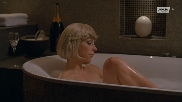 Hannah Herzsprung nude, Yvonne Kolle sexy, Nasia Assaoui nude, Jaimi Rotter nude – Pink (2009)