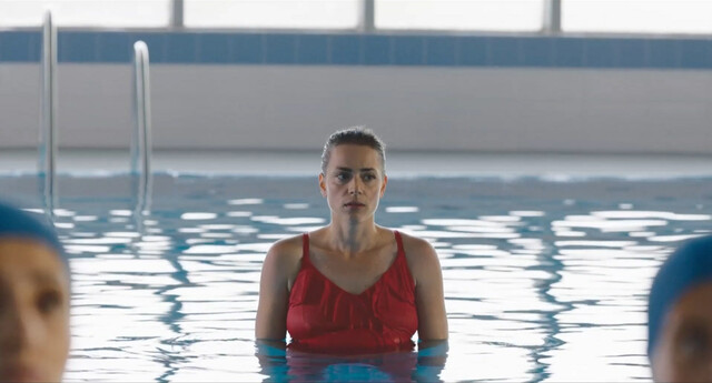Hana Vagnerova nude, Petra Heebickova sexy, Gabriela Marcinková sexy – Matky (2021)