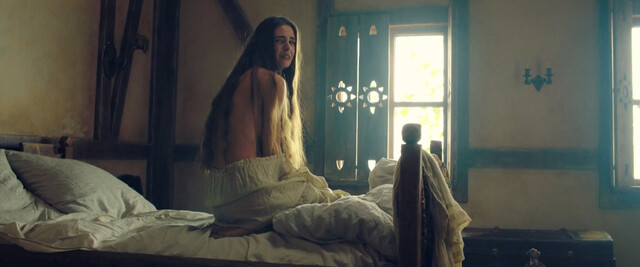 Polina Chernyshova nude, Elizaveta Shakira sexy – Sobor s01e01-02 (2021)