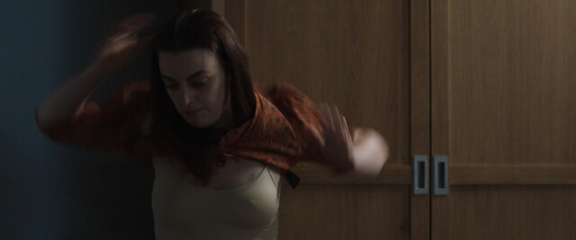 Nora-Jane Noone sexy, Nika McGuigan sexy – Wildfire (2020)