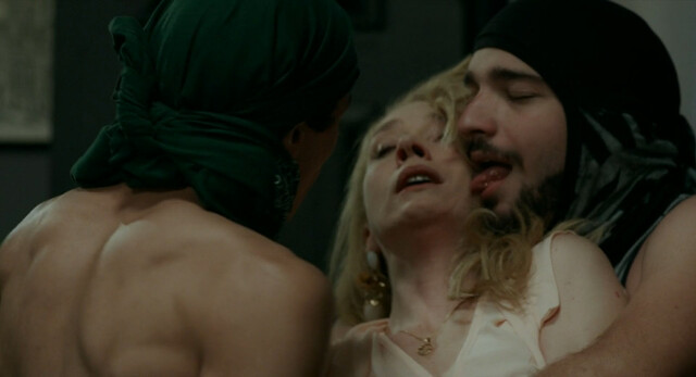 Luciana Paes nude, Camila Morgado nude – The Friendly Beast (O Animal Cordial) (2017)