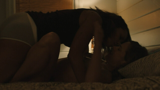 Tonya Glanz nude, Monica Raymund sexy – Hightown s02e03 (2021)