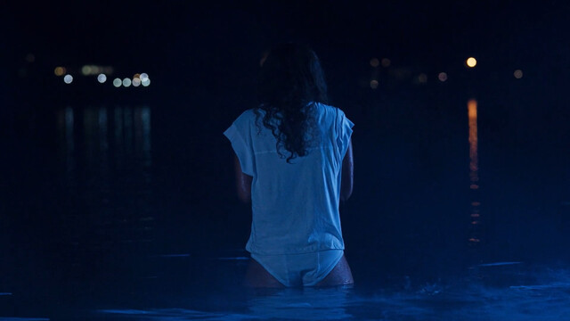 Lesley-Ann Brandt sexy, Rachel True sexy – Horror Noire (2021)