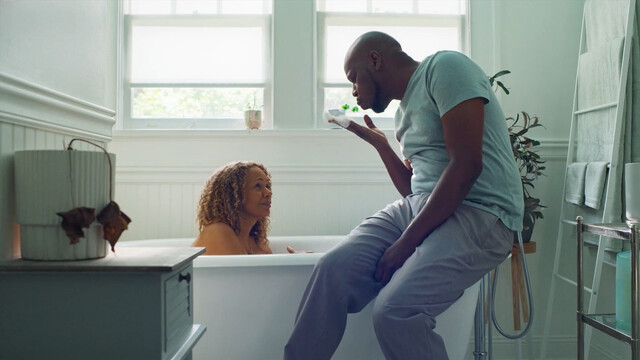 Lesley-Ann Brandt sexy, Rachel True sexy – Horror Noire (2021)