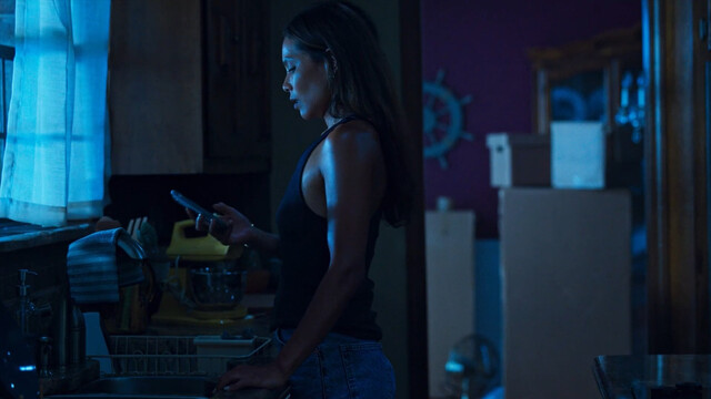 Lesley-Ann Brandt sexy, Rachel True sexy – Horror Noire (2021)