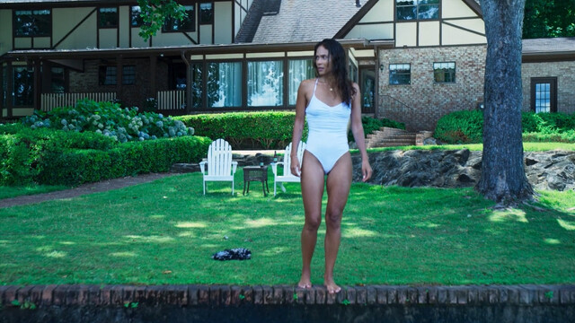 Lesley-Ann Brandt sexy, Rachel True sexy – Horror Noire (2021)