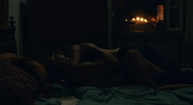 Abigail Breslin nude, Camille Cottin sexy – Stillwater (2021)