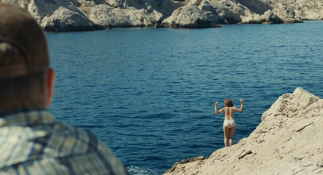 Abigail Breslin nude, Camille Cottin sexy – Stillwater (2021)