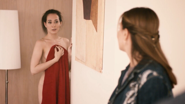 Darya Egorova sexy, Evgeniya Vais sexy – Schaste iz oskolkov s01e01-02 (2017)
