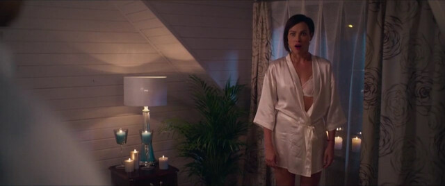Anna Dereszowska sexy, Weronika Ksiazkiewicz sexy, Rita Weinar nude – Mayday (2020)
