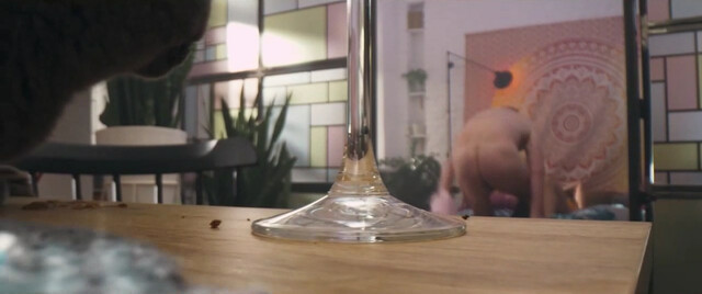 Anna Dereszowska sexy, Weronika Ksiazkiewicz sexy, Rita Weinar nude – Mayday (2020)