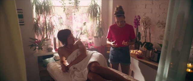 Anna Dereszowska sexy, Weronika Ksiazkiewicz sexy, Rita Weinar nude – Mayday (2020)