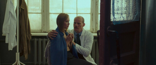 Yuliya Peresild sexy, Yevgeniya Kaverau sexy – Milk (Moloko) (2021)