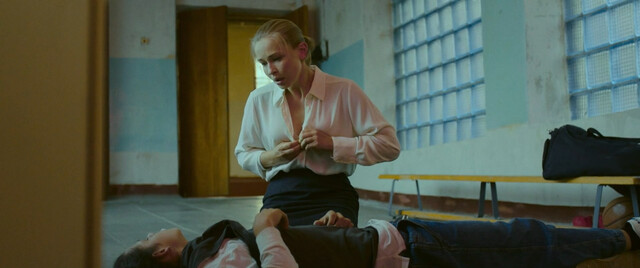Yuliya Peresild sexy, Yevgeniya Kaverau sexy – Milk (Moloko) (2021)
