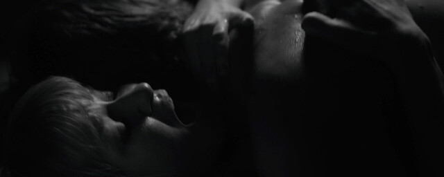 Varvara Shmykova nude, Chulpan Khamatova sexy, Yuliya Peresild nude – Petrovy v grippe (2021)