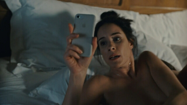 Olga Sutulova nude, Anna Glaube nude – Alibi s01e02-03 (2021)