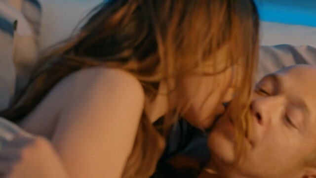 Olga Sutulova nude, Anna Glaube nude – Alibi s01e02-03 (2021)