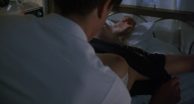 Erika Eleniak nude, Marilu Henner sexy – Chasers (1994)
