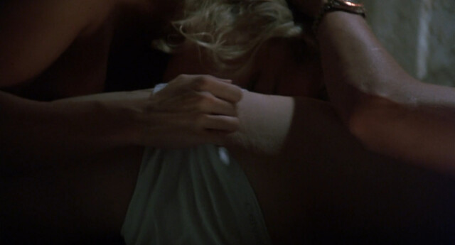 Erika Eleniak nude, Marilu Henner sexy – Chasers (1994)