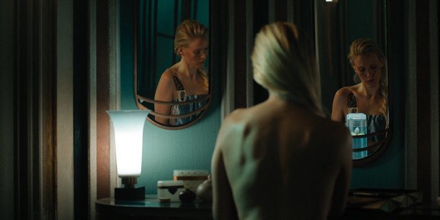 Lou Llobell sexy, Laura Birn sexy – Foundation s01e02 (2021)