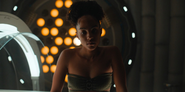 Lou Llobell sexy, Laura Birn sexy – Foundation s01e02 (2021)