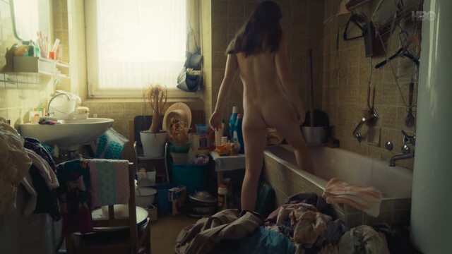 Miriam Schiweck nude – Fellwechselzeit (2020)