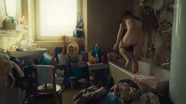 Miriam Schiweck nude – Fellwechselzeit (2020)