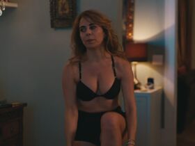 Bruna Lombardi sexy – A Vida Secreta Dos Casais s02e10 (2019)