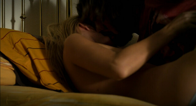 Sveva Alviti nude, Alessia Piovan nude, Antonia Liskova sexy, Maria Grazia Cucinotta nude – Cam Girl (2014)