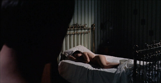 Jenny Tamburi nude, Lisa Gastoni nude, Barbara Marzano nude – La seduzione (1973)