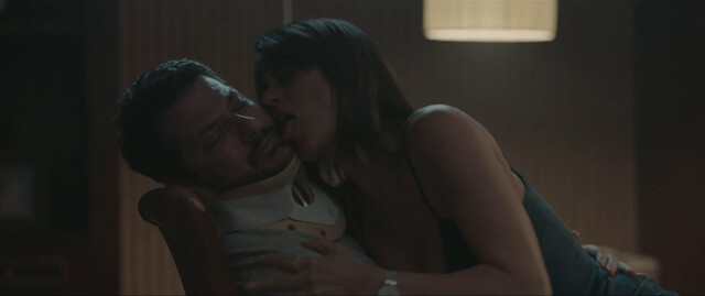 Carol Castro sexy, Roberta Rodrigues sexy – Dois Mais Dois (2021)