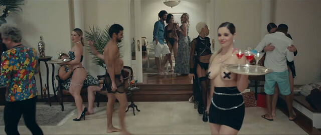 Carol Castro sexy, Roberta Rodrigues sexy – Dois Mais Dois (2021)