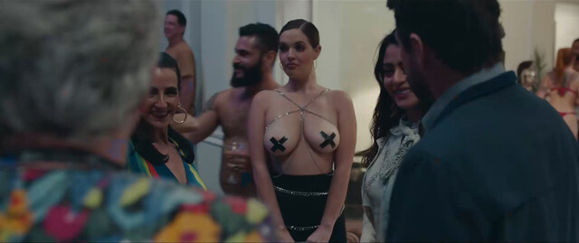 Carol Castro sexy, Roberta Rodrigues sexy – Dois Mais Dois (2021)