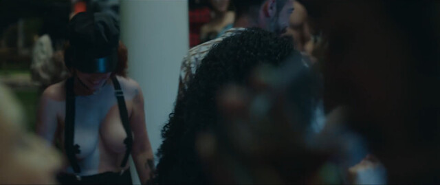 Carol Castro sexy, Roberta Rodrigues sexy – Dois Mais Dois (2021)
