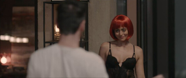 Carol Castro sexy, Roberta Rodrigues sexy – Dois Mais Dois (2021)